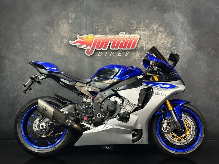 Yamaha R1 1000