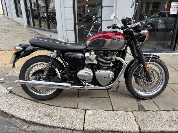 Triumph BONNEVILLE T120
