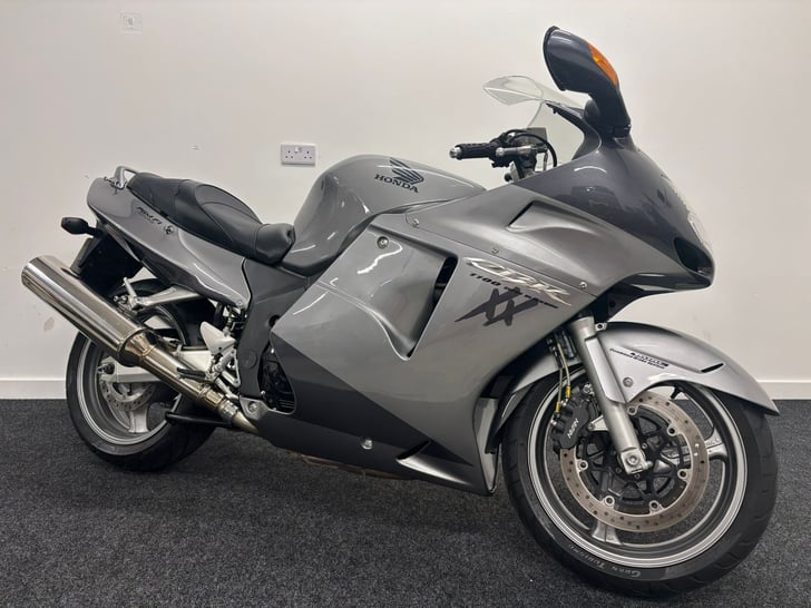 Honda CBR1100XX SUPER BLACKBIRD