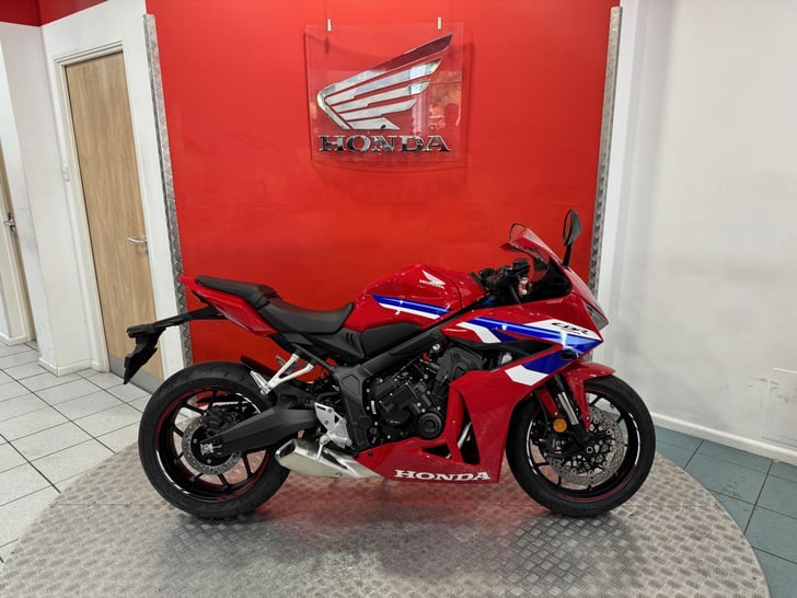 Honda CBR650R E-Clutch