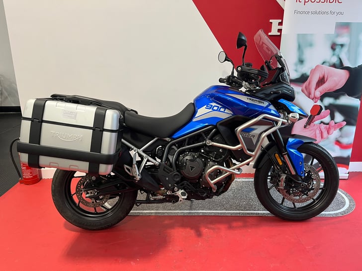 TRIUMPH TIGER 900 GT PRO