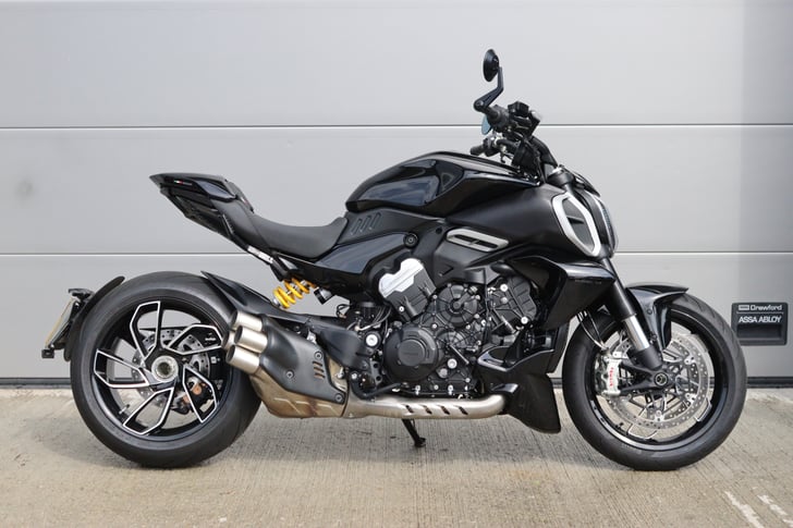 DUCATI DIAVEL V4