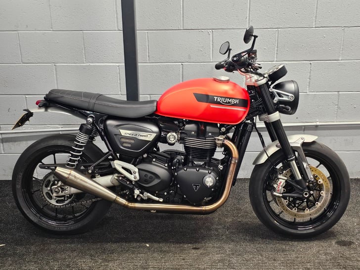 Triumph SPEED TWIN 1200