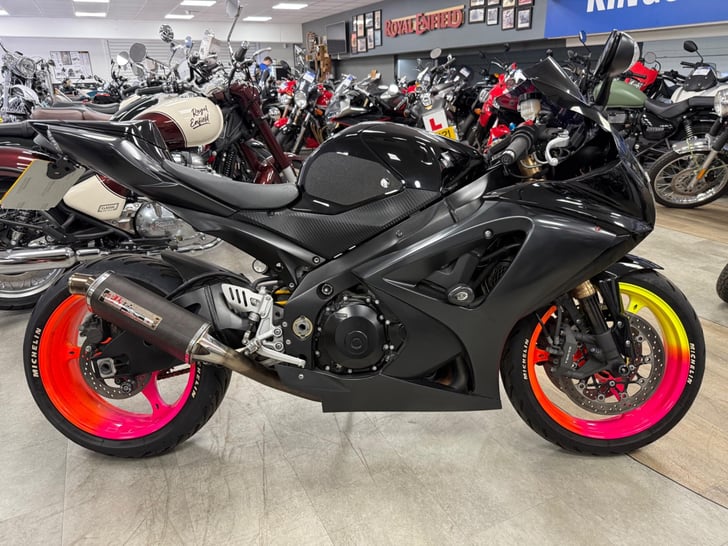 SUZUKI GSX-R1000 GSXR1000K7