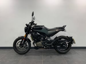 Used Husqvarna SVARTPILEN 125 SVARTPILEN 125 for sale in Gateshead  | Image 2