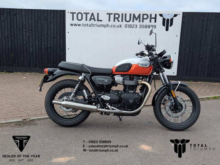 Triumph BONNEVILLE T100