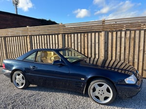 Used Mercedes-Benz 2.8 SL280 2DR 2.8 SL280 2DR for sale in Chesterfield | Image 2