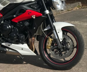 Used Triumph STREET TRIPLE 675 R ABS STREET TRIPLE 675 R ABS for sale in Stoke On Trent | Image 2