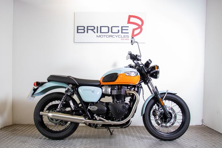 Triumph BONNEVILLE T100