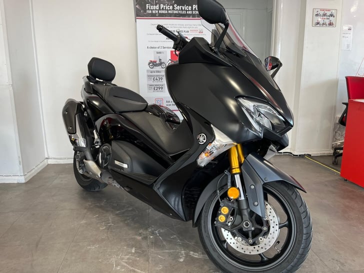 Yamaha TMAX DX