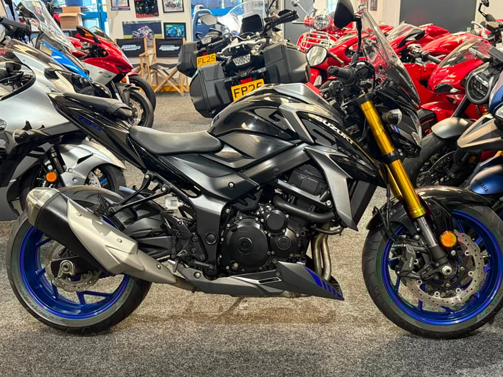 Suzuki GSX-S750