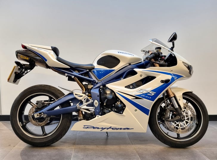 Triumph DAYTONA 675