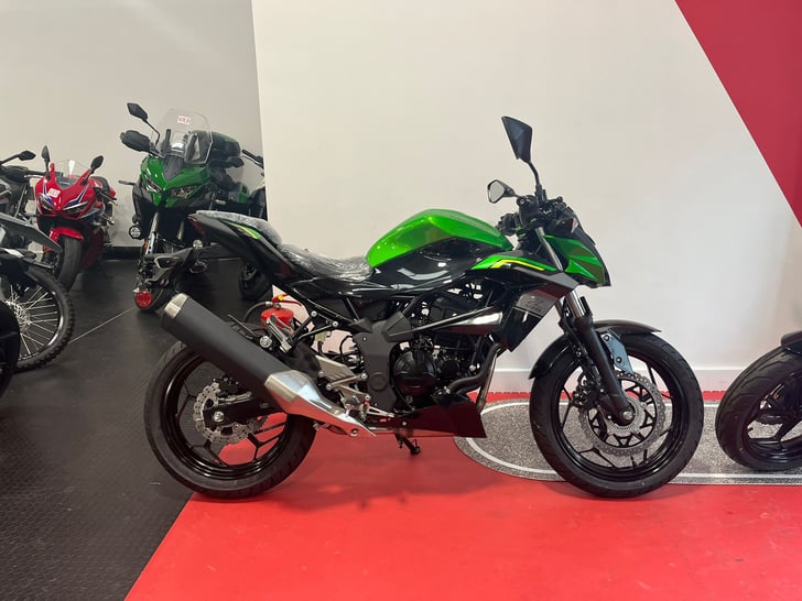 KAWASAKI Z125