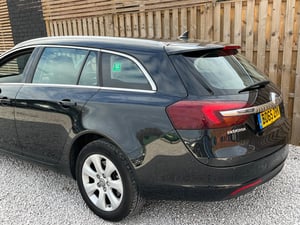 Used Vauxhall INSIGNIA INSIGNIA 2.0 CDTI ECOFLEX TECH LINE SPORTS TOURER EURO 5 (S/S) 5DR for sale in Chesterfield | Image 3