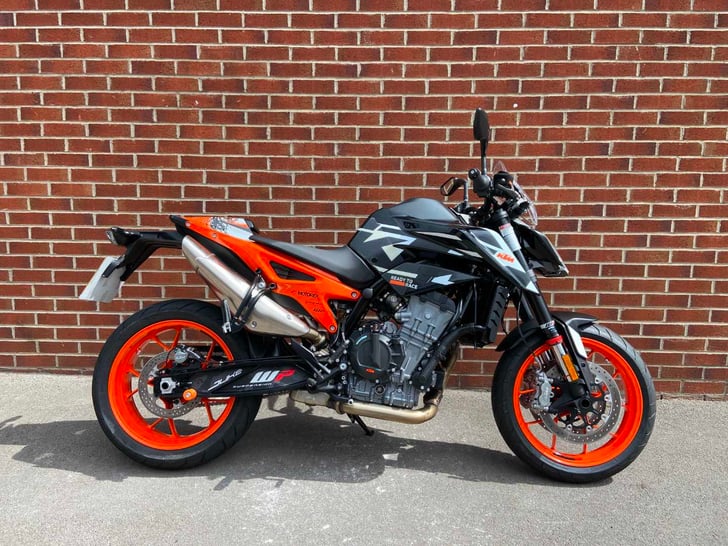 KTM 890 DUKE GP 23 