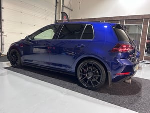 Used Volkswagen GOLF GOLF 2.0 TSI GTI PERFORMANCE DSG EURO 6 (S/S) 5DR for sale in Chesterfield | Image 2