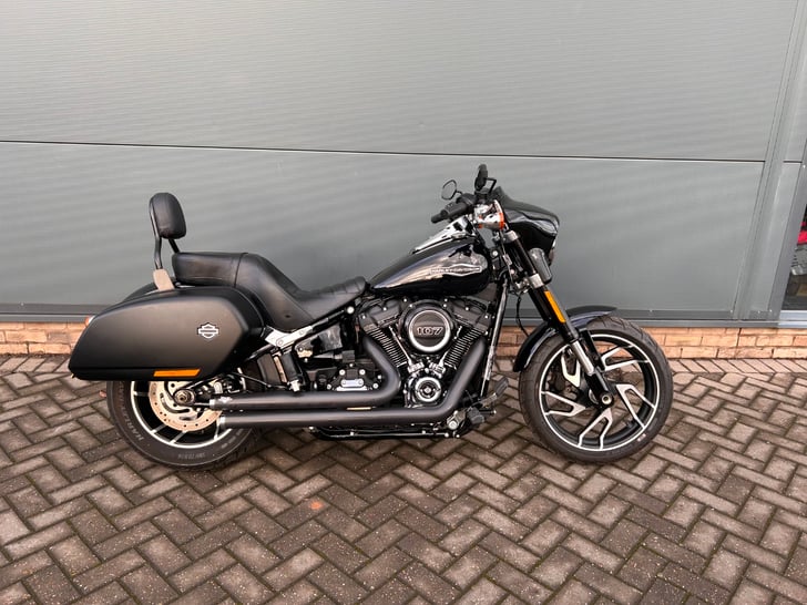 HARLEY-DAVIDSON SOFTAIL FLSB SPORT GILDE