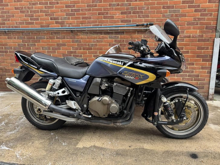 Kawasaki ZZR1200