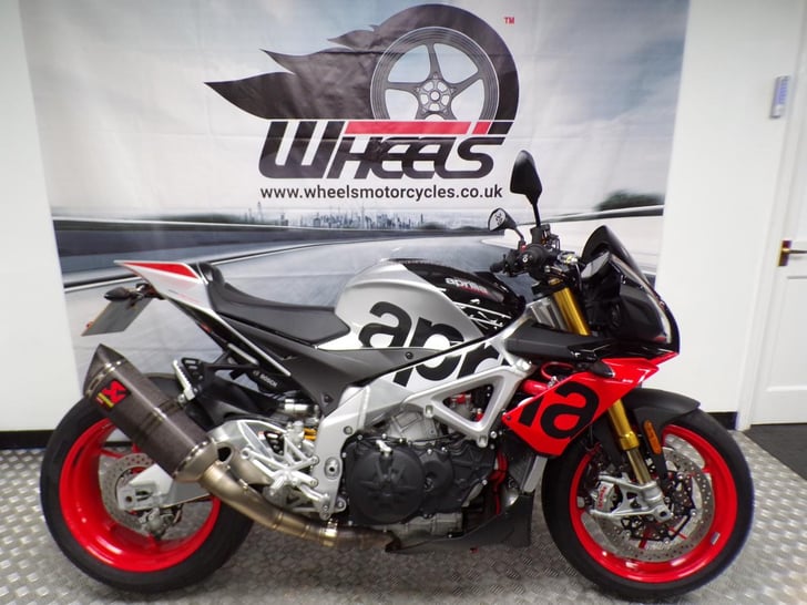 Aprilia TUONO V4 1100 FACTORY