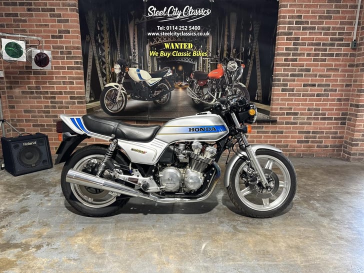 Honda CB900F 