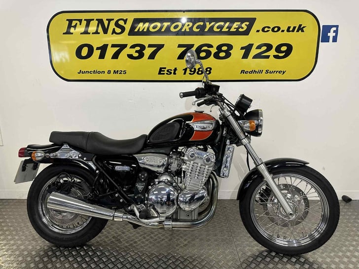 Triumph ADVENTURER 900
