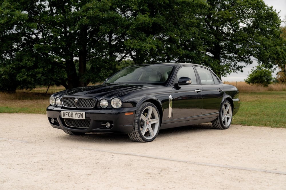Used Jaguar XJ XJ 2.7 TD SPORT PREMIUM 4DR for sale in Chesterfield