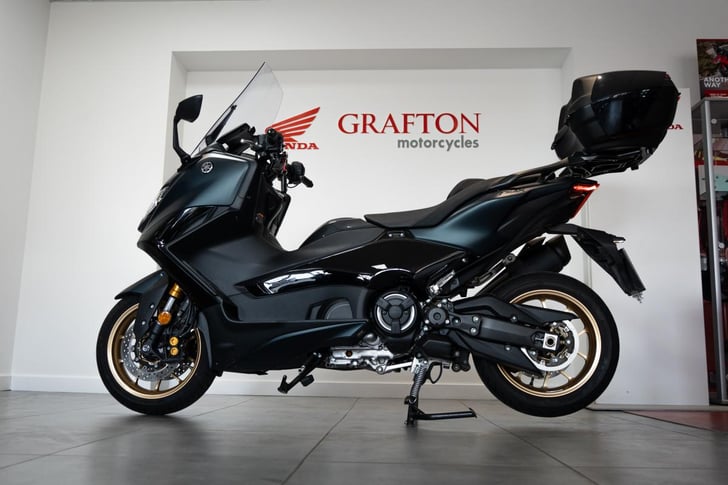Yamaha TMAX TECH MAX (XP560D) 