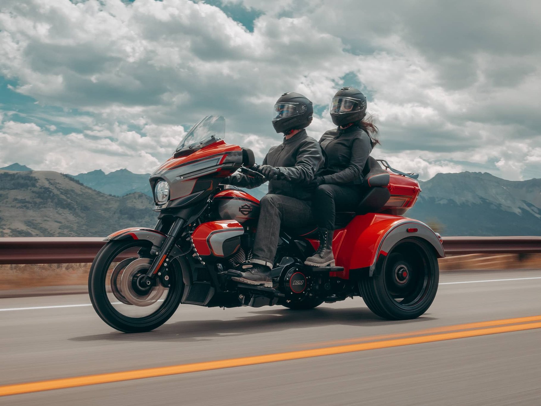 Harley-Davidson® CVO™ STREET GLIDE™ 3 LIMITED