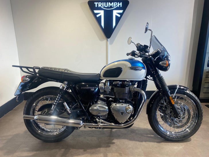 TRIUMPH BONNEVILLE T120 1200