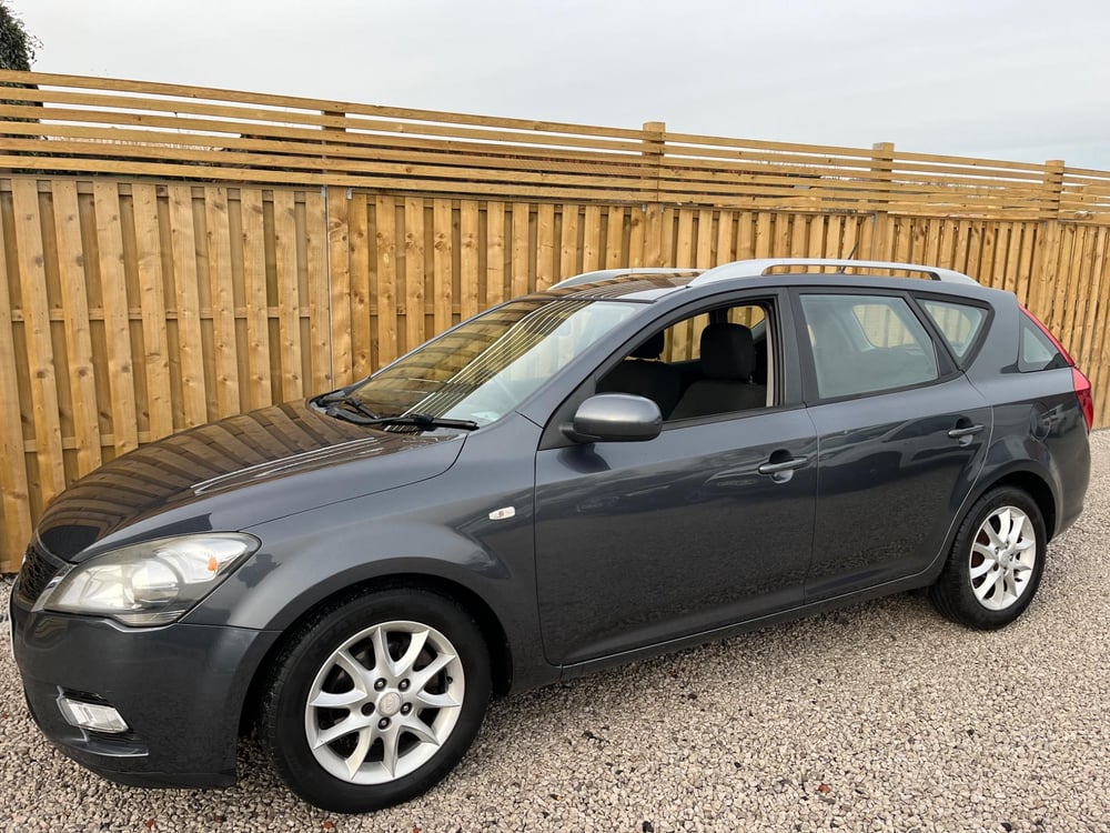 Used Kia CEED CEED 1.6 CRDI 2 SPORTS WAGON EURO 4 5DR for sale in Chesterfield