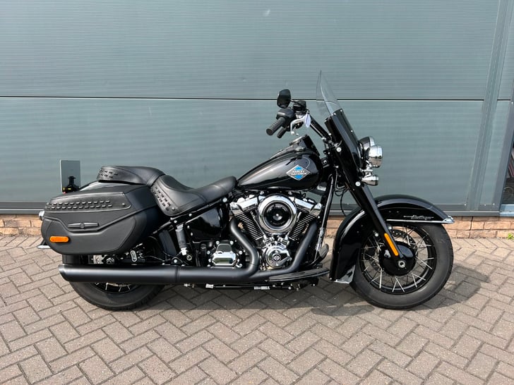 Harley-Davidson SOFTAIL FLHC HERITAGE CLASSIC