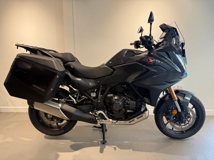 Honda NT1100 DCT Electronic Suspension