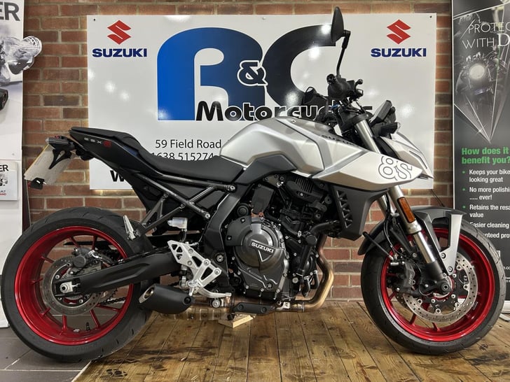 Suzuki GSX-8S