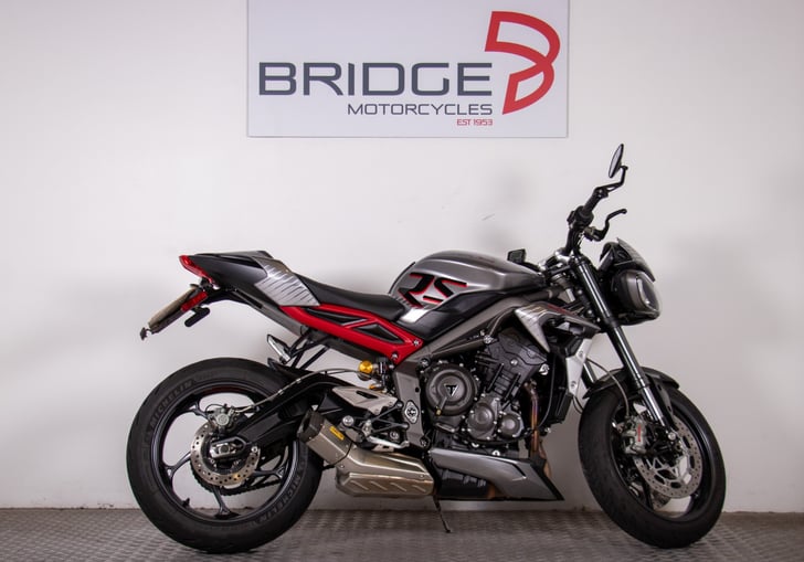 TRIUMPH STREET TRIPLE 765 RS