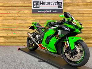 Used Kawasaki NINJA ZX-10R PERFORMANCE NINJA ZX-10R PERFORMANCE for sale in Swindon | Image 2