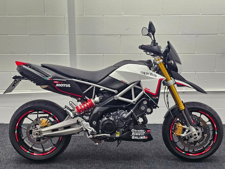 Aprilia DORSODURO 750