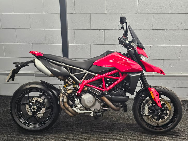 Ducati HYPERMOTARD 950