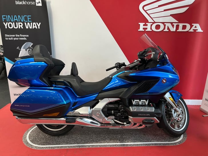 Honda GL1800 GOLD WING TOUR DCT