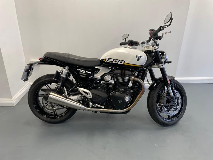 TRIUMPH ALL NEW SPEED TWIN