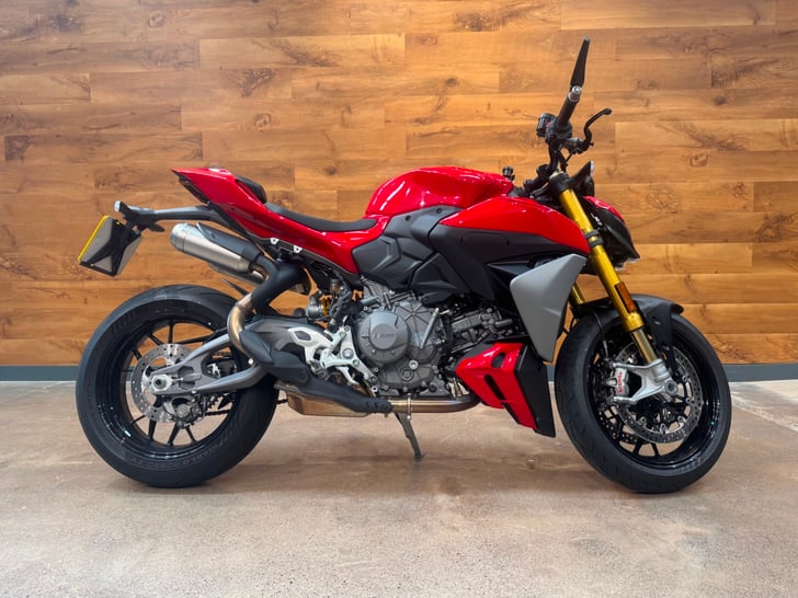 Ducati STREETFIGHTER V2 S