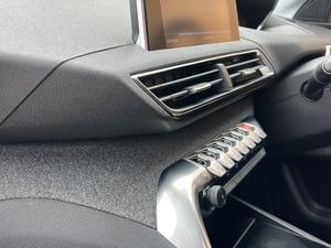Used Peugeot 3008 3008 1.6 BLUEHDI ALLURE EURO 6 (S/S) 5DR for sale in Chesterfield | Image 2