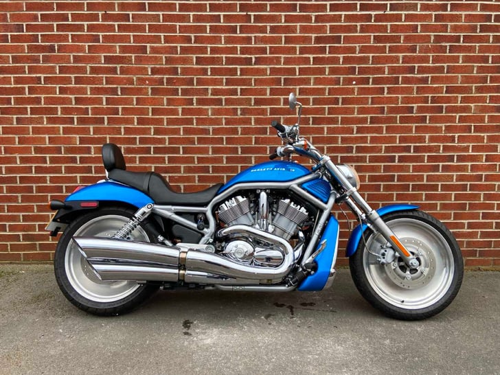 HARLEY-DAVIDSON VRSCA V-ROD 