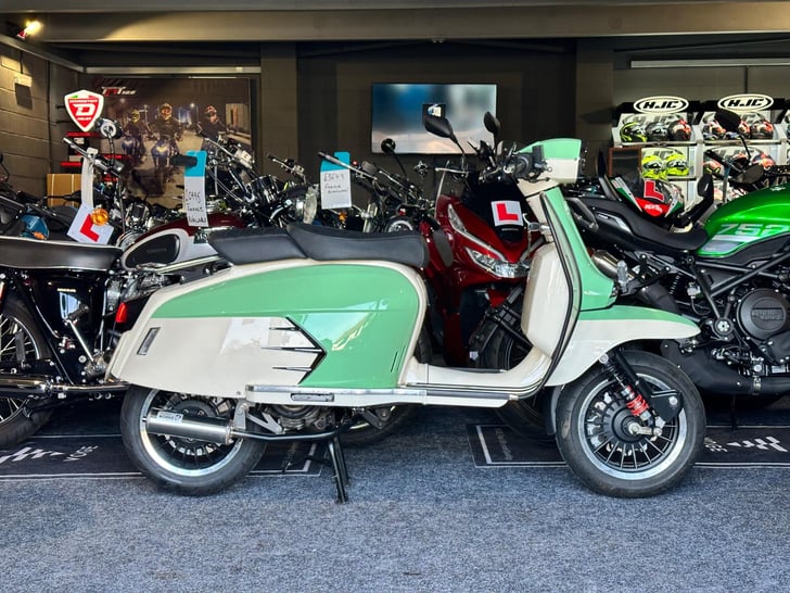 Royal Alloy GP 125 AC CVT