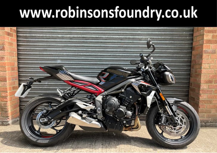 TRIUMPH STREET TRIPLE R