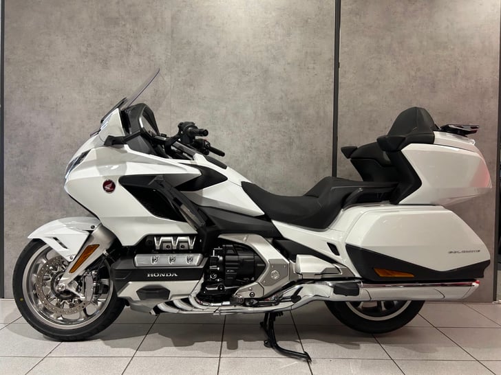 Honda GL1800 GOLD WING TOUR DCT
