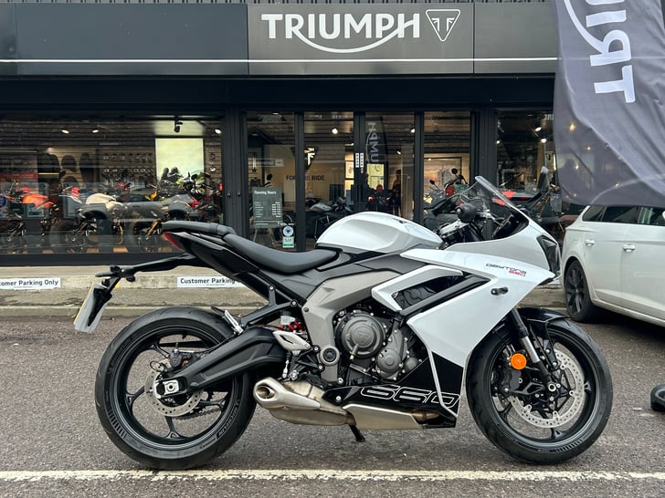 Triumph DAYTONA 660