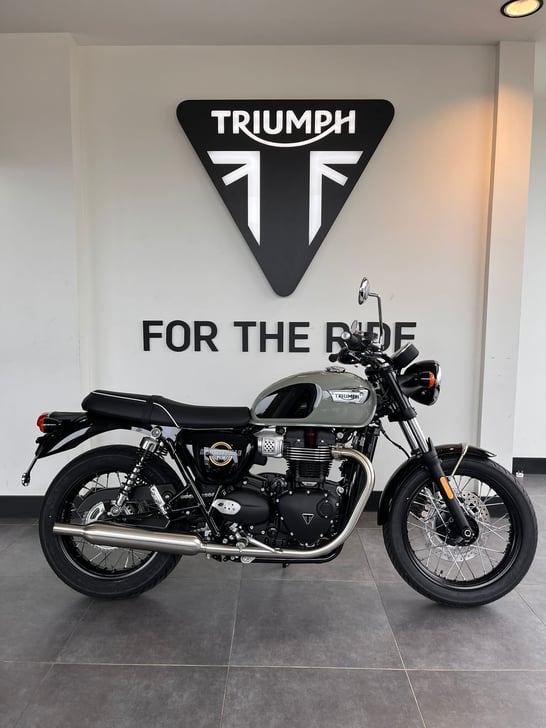 Triumph BONNEVILLE T100