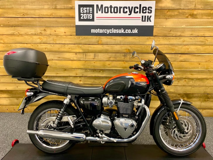 Triumph BONNEVILLE T120