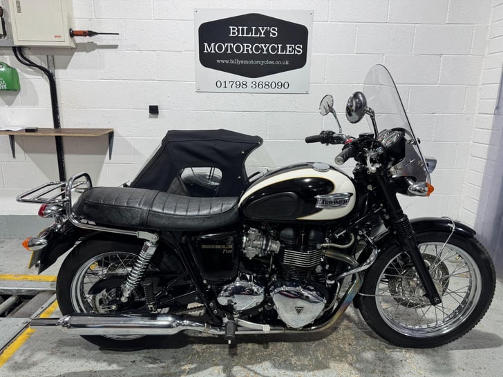 Triumph BONNEVILLE T100 865