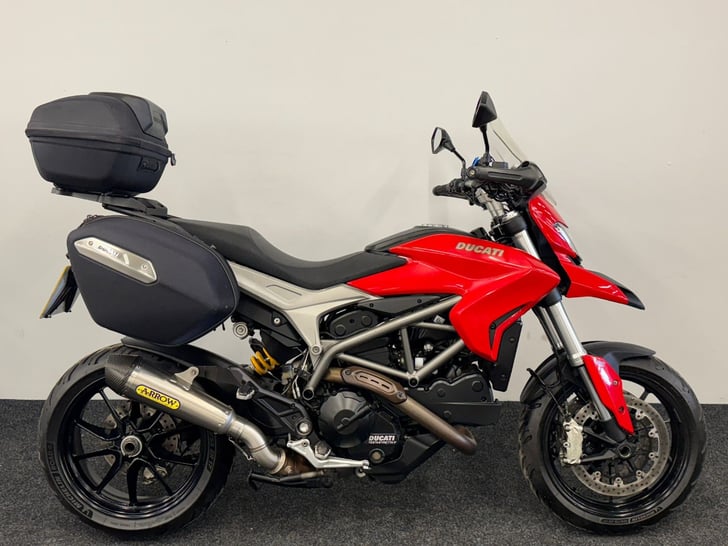 Ducati HYPERSTRADA 821